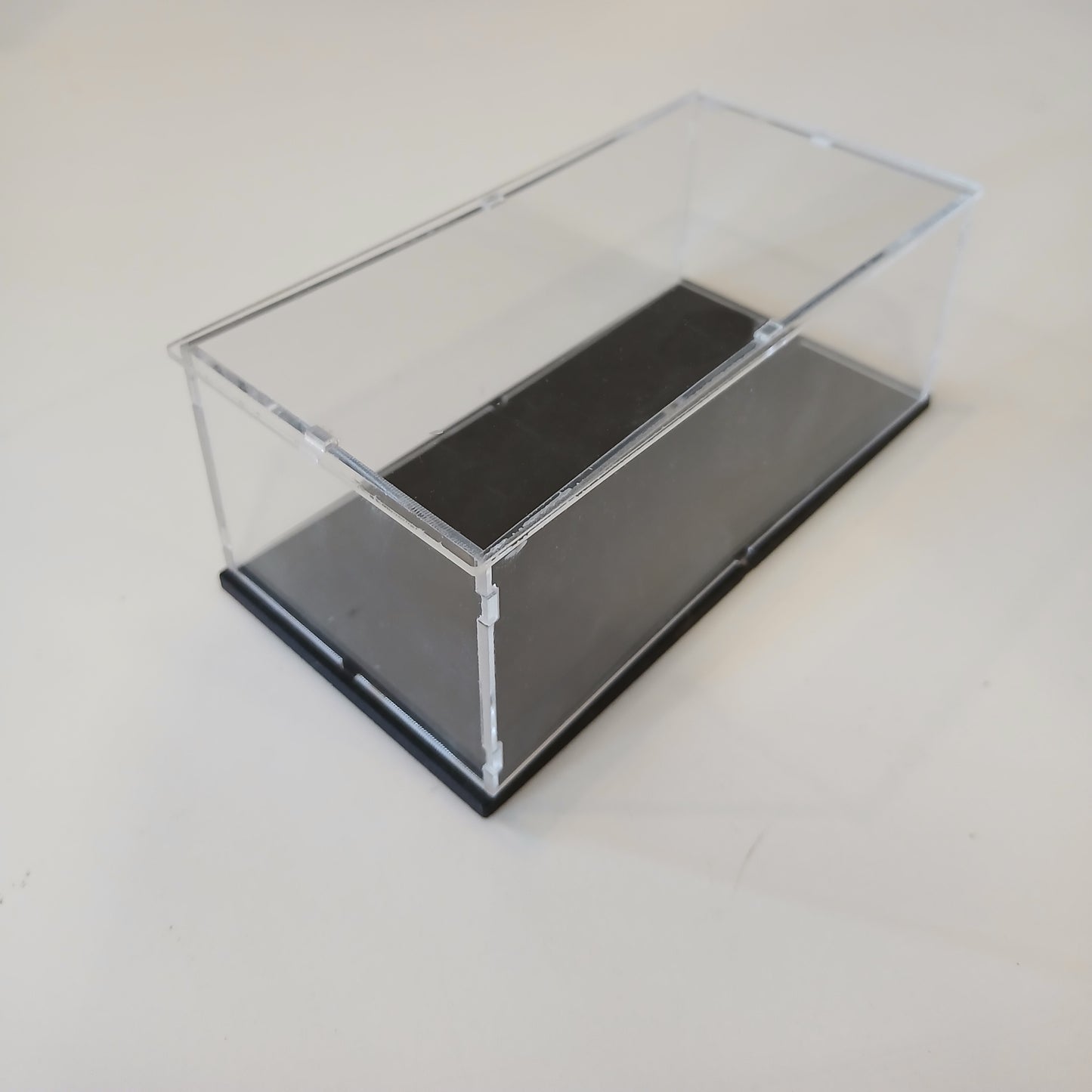 Caja de Acrílico auto 1:64